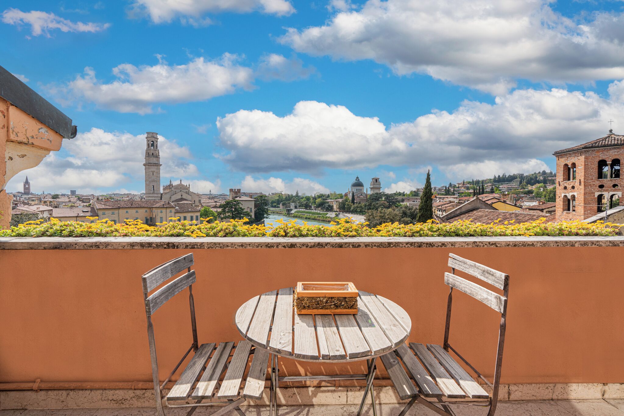 Duplex, River View | Outdoor dining