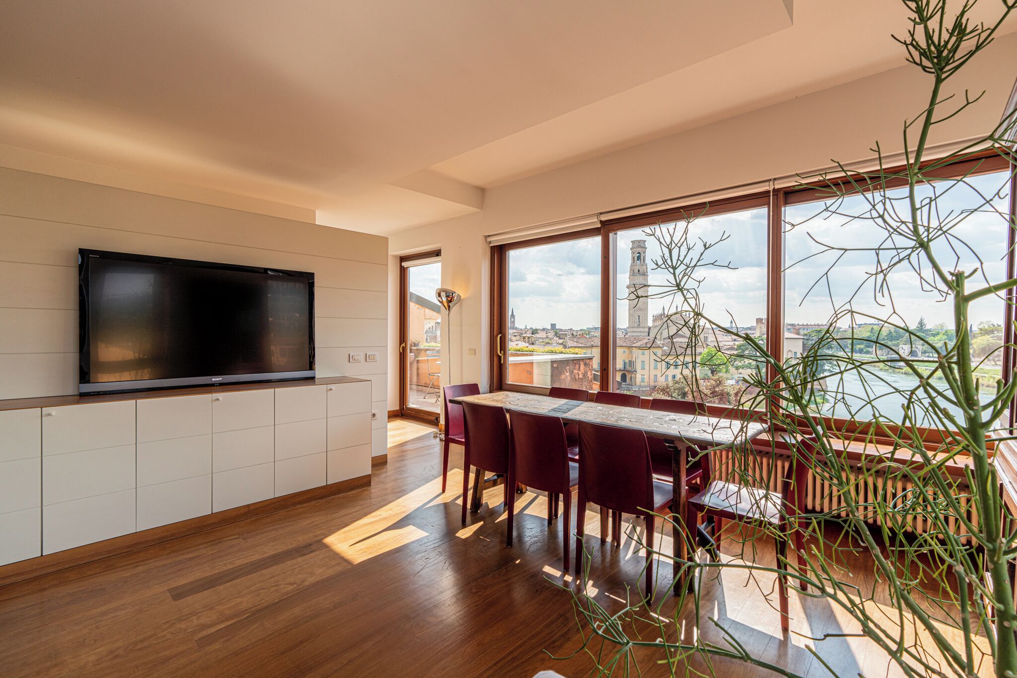 Duplex, River View | Dining