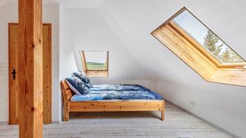 2 bedrooms, bed sheets