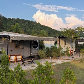 บ้านเคลื่อนที่, ลานระเบียง, วิวภูเขา