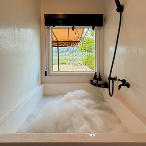 Mobile Home, Patio, Mountain View | Bathroom - termfun camping (Klaeng)