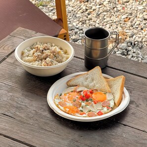 Mobile Home, Patio, Mountain View | Breakfast meal