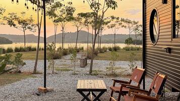 Mobil Karavan, patio, pemandangan gunung | Teras/patio