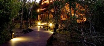 IHlozi Bush Lodge 