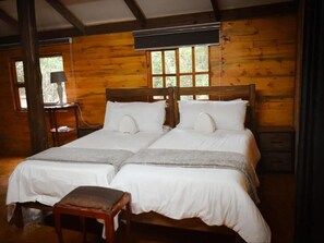Family Cabin, Garden View - IHlozi Bush Lodge  (Hluhluwe)