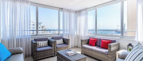 Apartment, 2 Bedrooms, Kitchen, City View | Living area | Smart TV, Netflix, streaming services