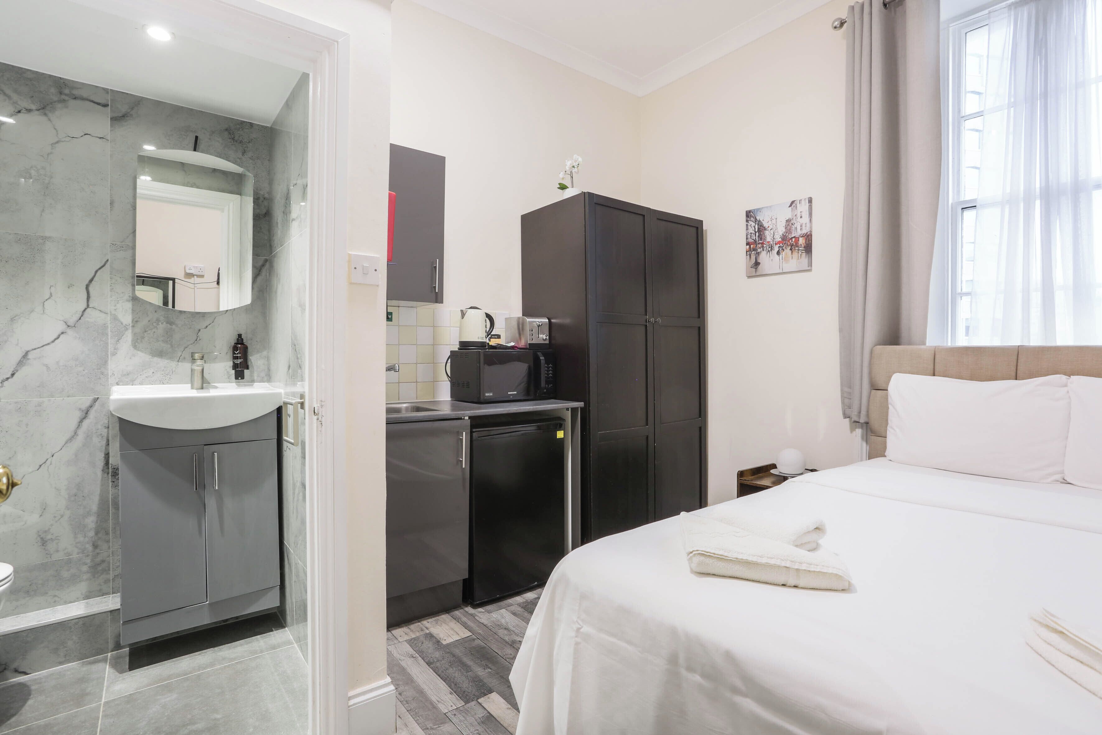 1 bedroom, iron/ironing board, Internet, bed sheets