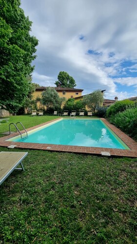 Appartamento Rosa in villa storica del '500 con piscina - 10 min da Lucca