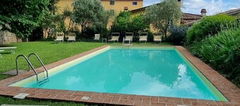 Appartamento Rosa in villa storica del '500 con piscina - 10 min da Lucca