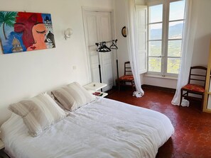 Room - Vrbo Property (Sartène)