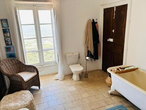Bathroom - Vrbo Property (Sartène)