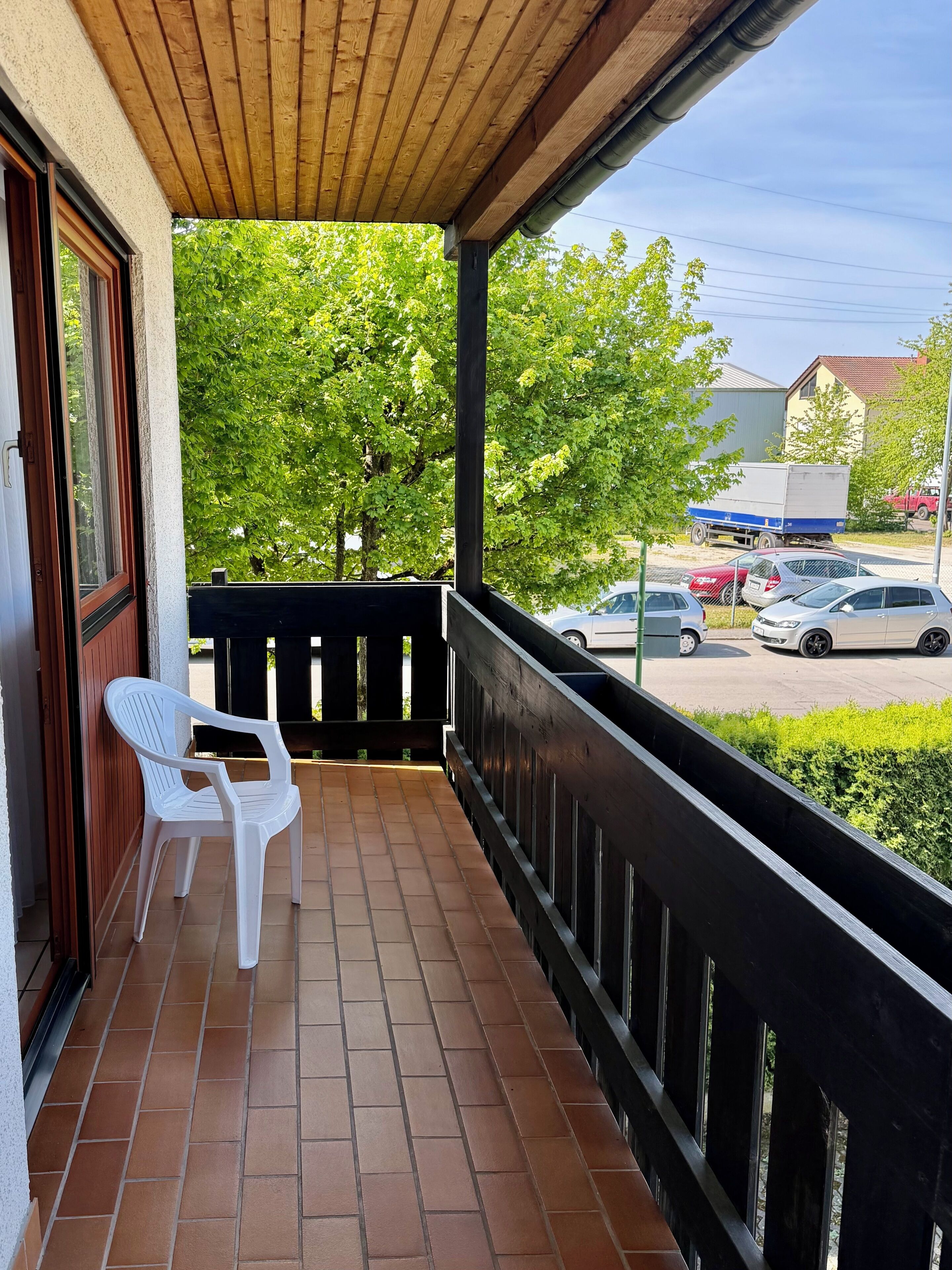 Phòng đôi hoặc 2 giường đơn tiện nghi đơn giản, ban công | Ban công