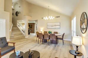 Dining - Remote Work Ready! Las Vegas Extended Retreat (Las Vegas)
