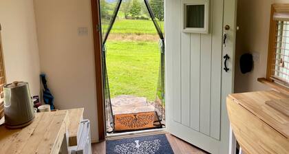 Kerrib Farm Shepherds Hut in Pomeroy