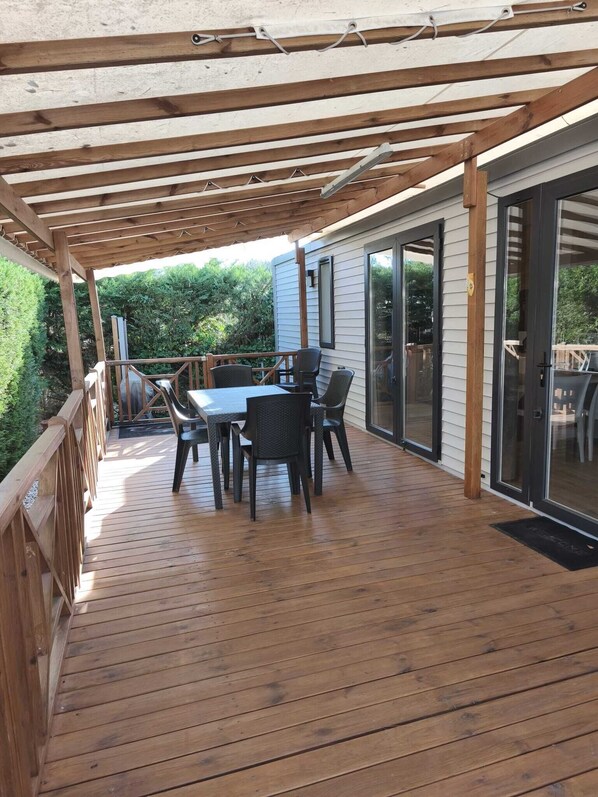 Outdoor dining - Vrbo Property (Argelès-sur-Mer)