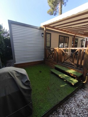 Terrace/patio - Mobile-home 6/8 pers. all comfort, 500m from the beach ideal for 1 successful stay (Argelès-sur-Mer)