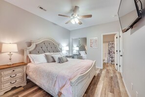 Room - Relax Poolside! Golfer’s Oasis in Branson West (Branson West)