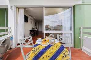 تناول الطعام