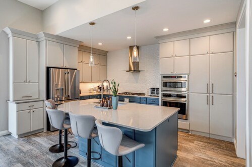 Greenwood Group Retreat w/ Large Private Dock!