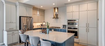 Greenwood Group Retreat w/ Large Private Dock!