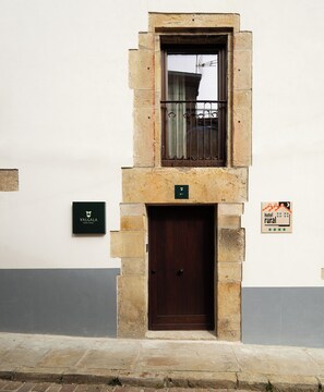 Exterior detail - VALGALA Hotel Rural (Espinosa de los Monteros)