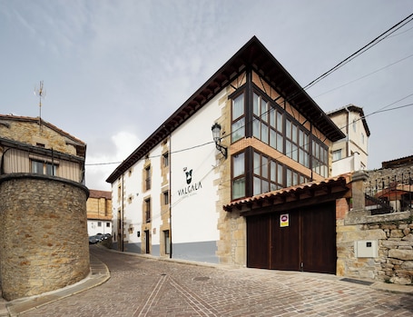 Exterior. VALGALA Hotel Rural