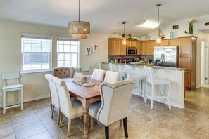 Dining - Walk or Ride to Beach! Family Home w/ Patio Lounge (Port Aransas)