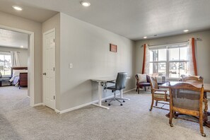 Interior - Work, Play & Explore Denver! Townhome Near Airport (Aurora)