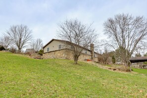 Exterior - Great for Groups! Spacious Melcroft Home w/ Deck (Melcroft)