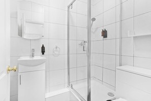 Hair dryer, towels - Private Single En-Suite Room – Paddington, Central London (London)