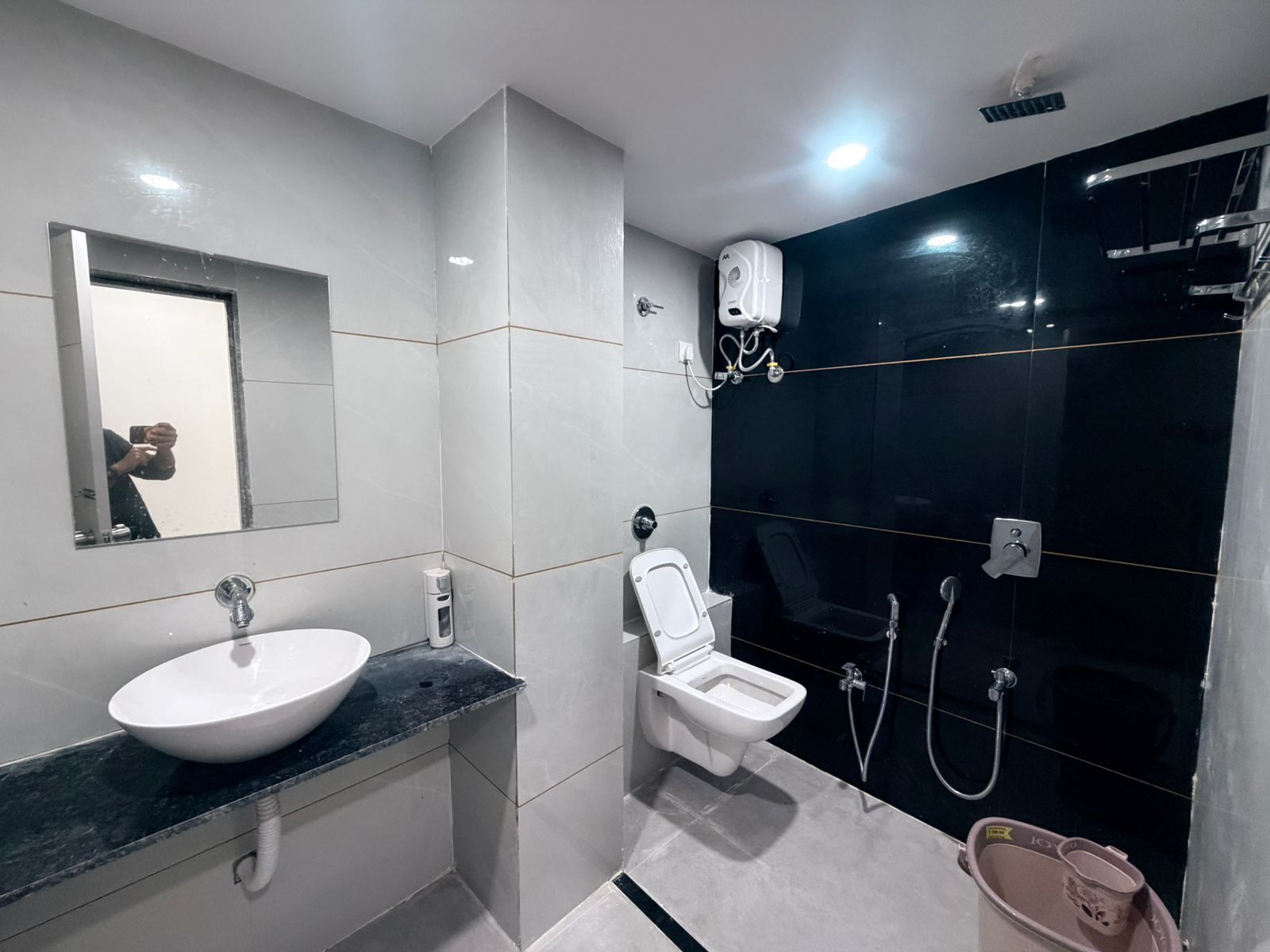 Deluxe Double Room, City View | Bathroom