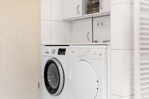 Interior - Wolke 7 | fantastic mountain view | 110 sqm stylish | max. 9 persons (Kochel am See)