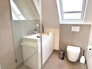 Shower, hair dryer - Weitblick I Helle Galeriewohnung in 1. Strandreihe mit Meerblick (Sankt Peter-Ording)
