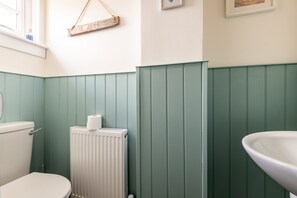 Shower, hair dryer, towels, soap - Sahara Park (No 6) | Elie (Elie)