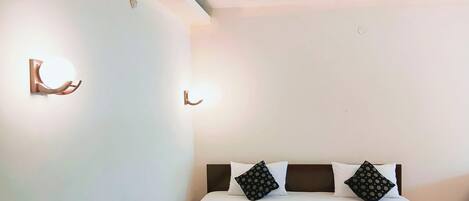 Deluxe Double Room, City View | Desk, laptop workspace, free WiFi
