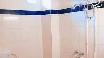 Deluxe Double Room, City View | Bathroom