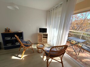 TV - Convenient apartment for 2 guests near the beach (Argelès-sur-Mer)