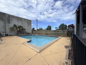 Pool - Comfortable Two-Storey Suites for Families and Groups (Taree)