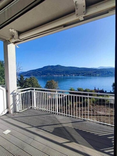 Lakeside Apartment Töschling - Lake view & access