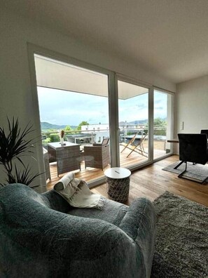 TV - Lakeside Family Apartment - Pörtschach (Pörtschach am Wörther See)