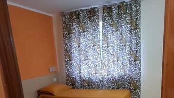 Double Room | In-room safe, desk