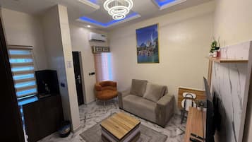 Economy-lejlighed - balkon - byudsigt | Opholdsområde