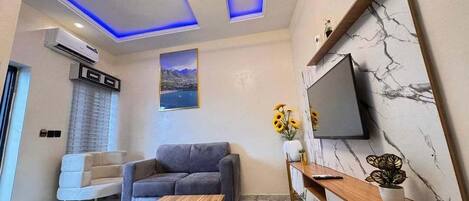 Economy Apartment, Balcony, City View | Living area