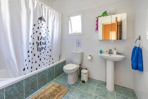 House - Argiro Bright Villa in Pernera (Paralimni)