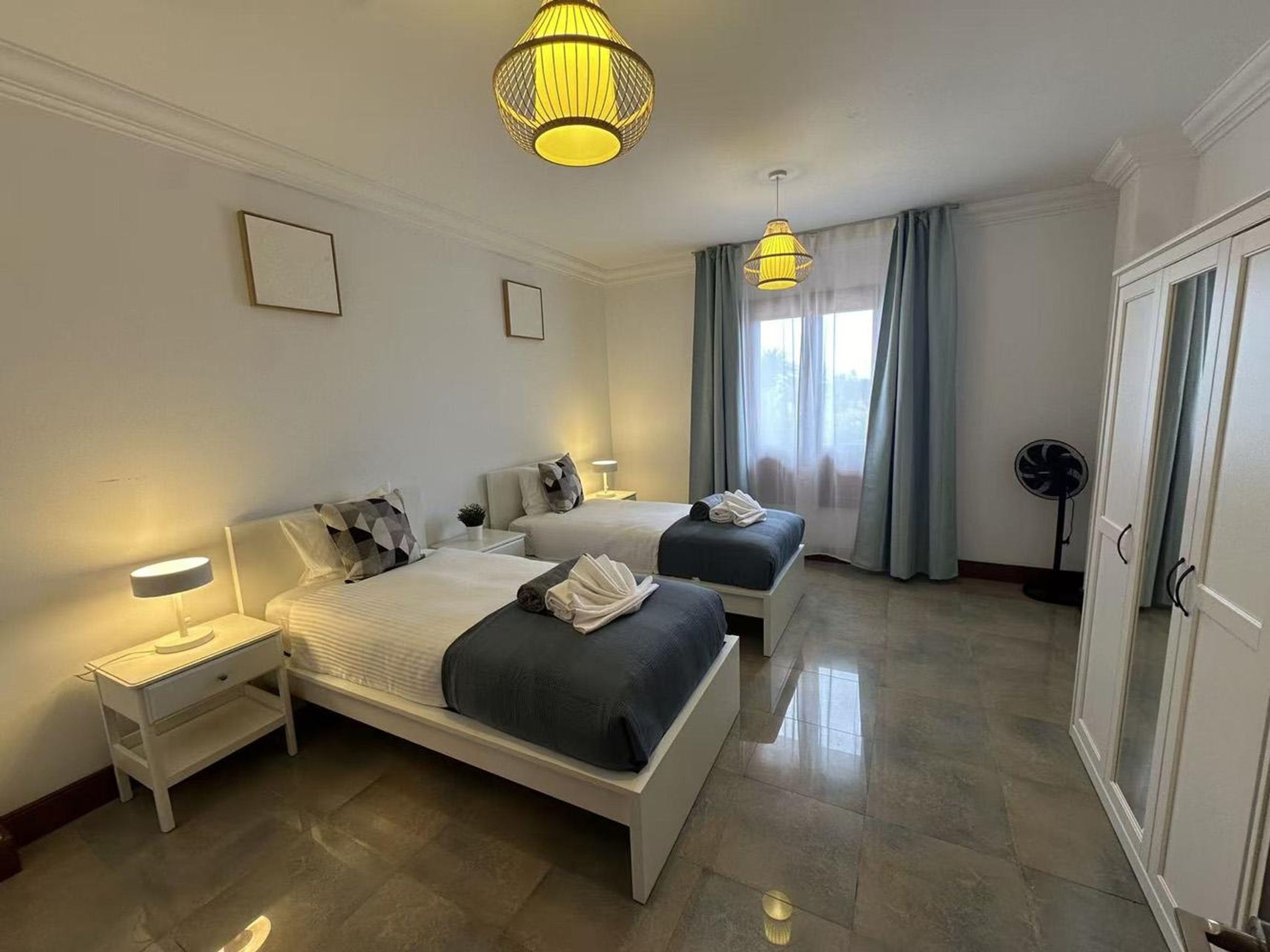House | 9 bedrooms