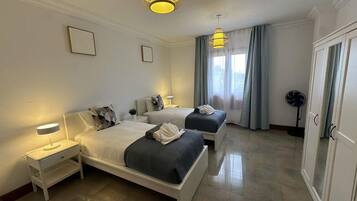 House | 9 bedrooms