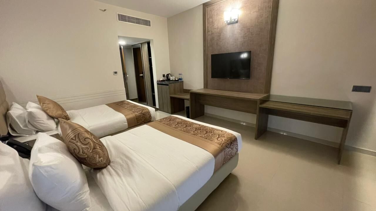 Habitación Premier con 1 cama doble o 2 individuales, balcón, vistas parciales al mar