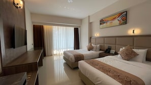 Habitación Premier con 1 cama doble o 2 individuales, balcón, vistas parciales al mar | Wifi gratis