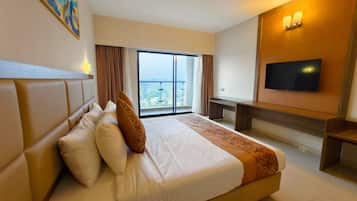 Premier Double Room, Balcony, Partial Sea View