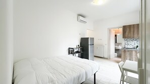 Comfort Apartment, City View | Seterika/papan seterika, Wi-fi percuma 